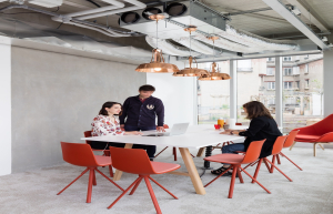 Deskopolitan